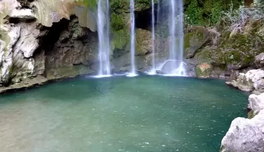 Excursion Akchour Chefchaouen : randonnée et médina bleue en une journée