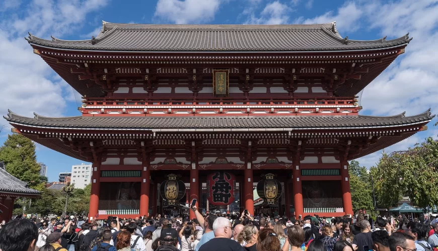 La porte Hozomon du temple Senso-ji à Asakusa à Tokyo