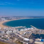 La baie d'Agadir, sa longue plage et son port vus depuis la kasbah