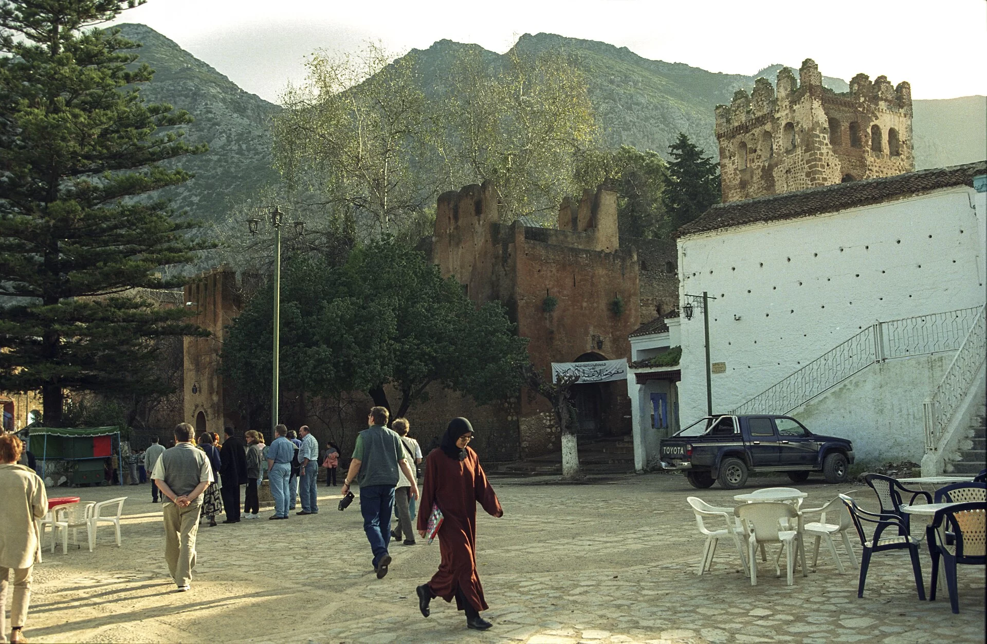 La place Outa el-Hammam et la kasbah de Chefchaouen