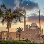 La mosquée de Mohammed Ali et les palmiers de la Citadelle du Caire