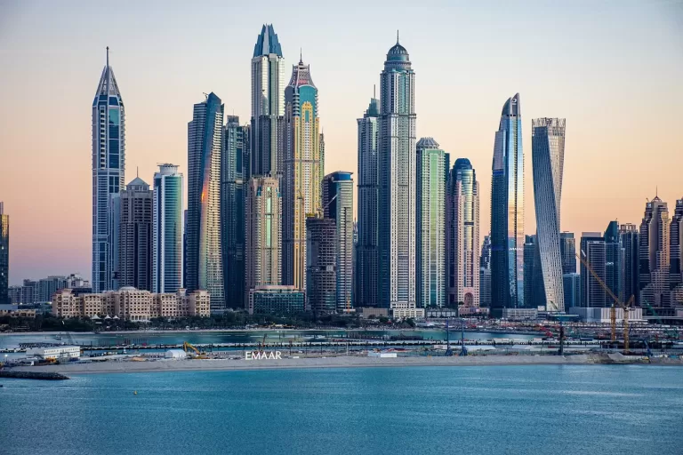 Dubaï ou Istanbul : où partir depuis le Maroc ? Comparatif durée, budget et saison