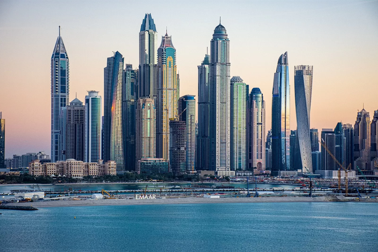 Dubaï ou Istanbul : où partir depuis le Maroc ? Comparatif durée, budget et saison
