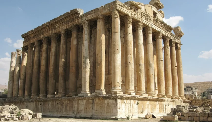 Le temple de Bacchus et ses colonnes à Baalbek, au Liban