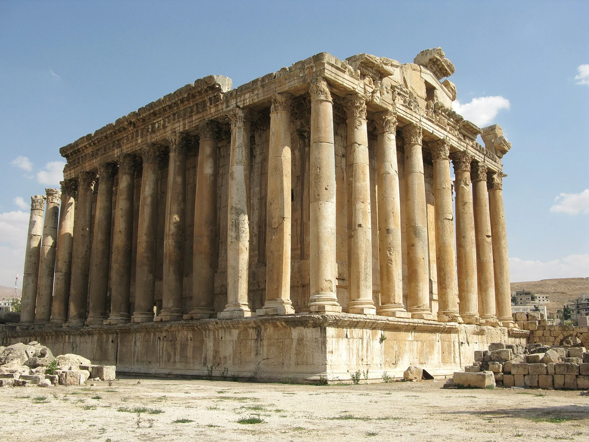 Le temple de Bacchus et ses colonnes à Baalbek, au Liban