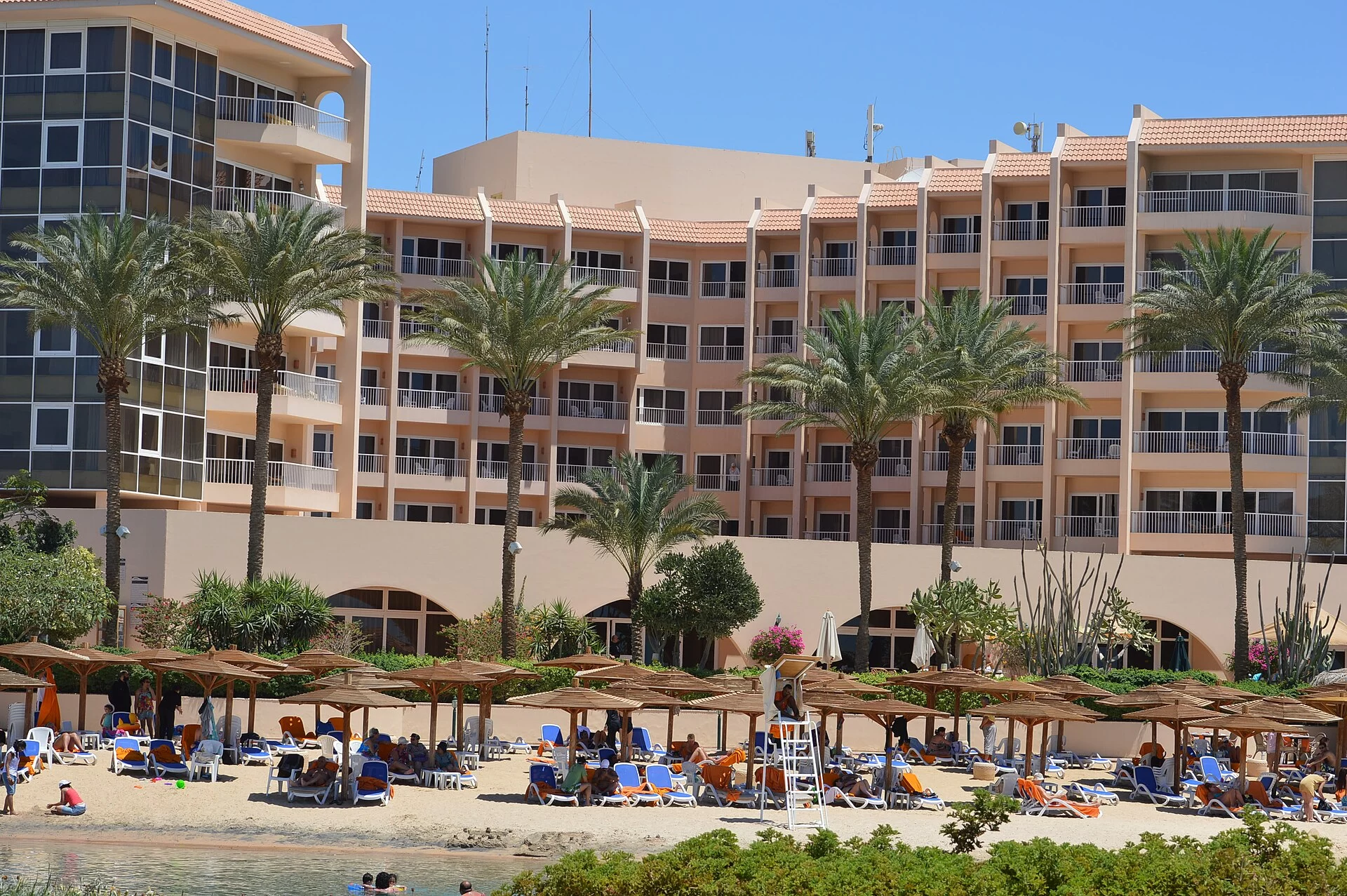 La plage d’un hôtel de Hurghada