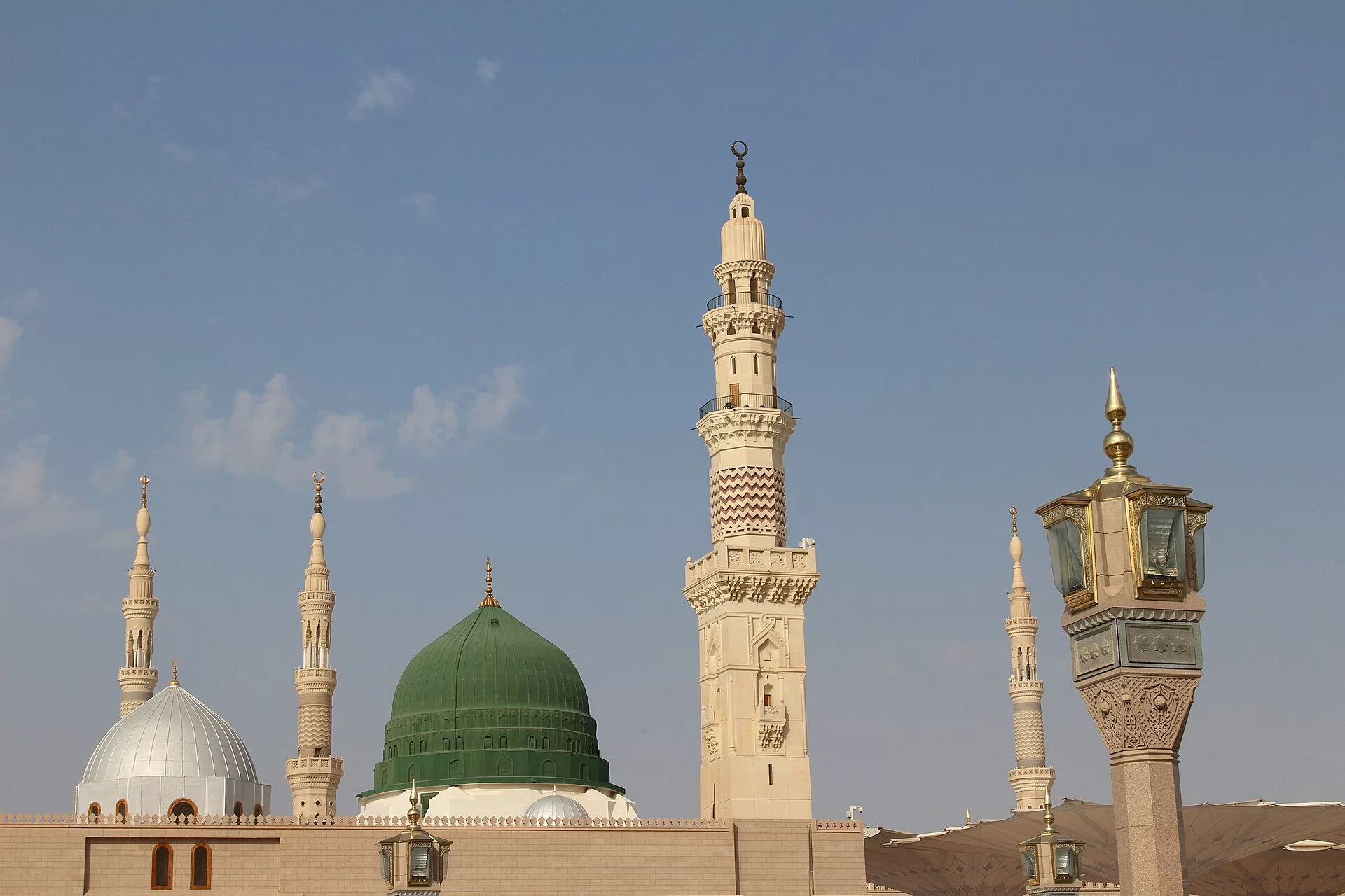 Le dôme vert de la mosquée du Prophète à Médine