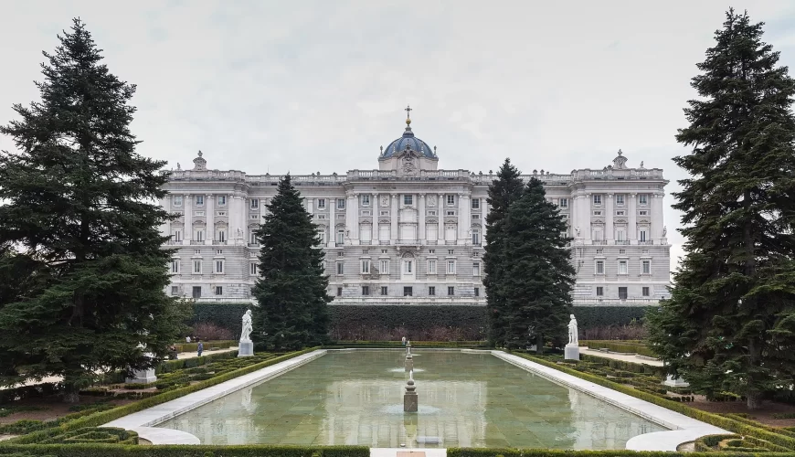 Le Palais royal de Madrid et ses jardins de Sabatini