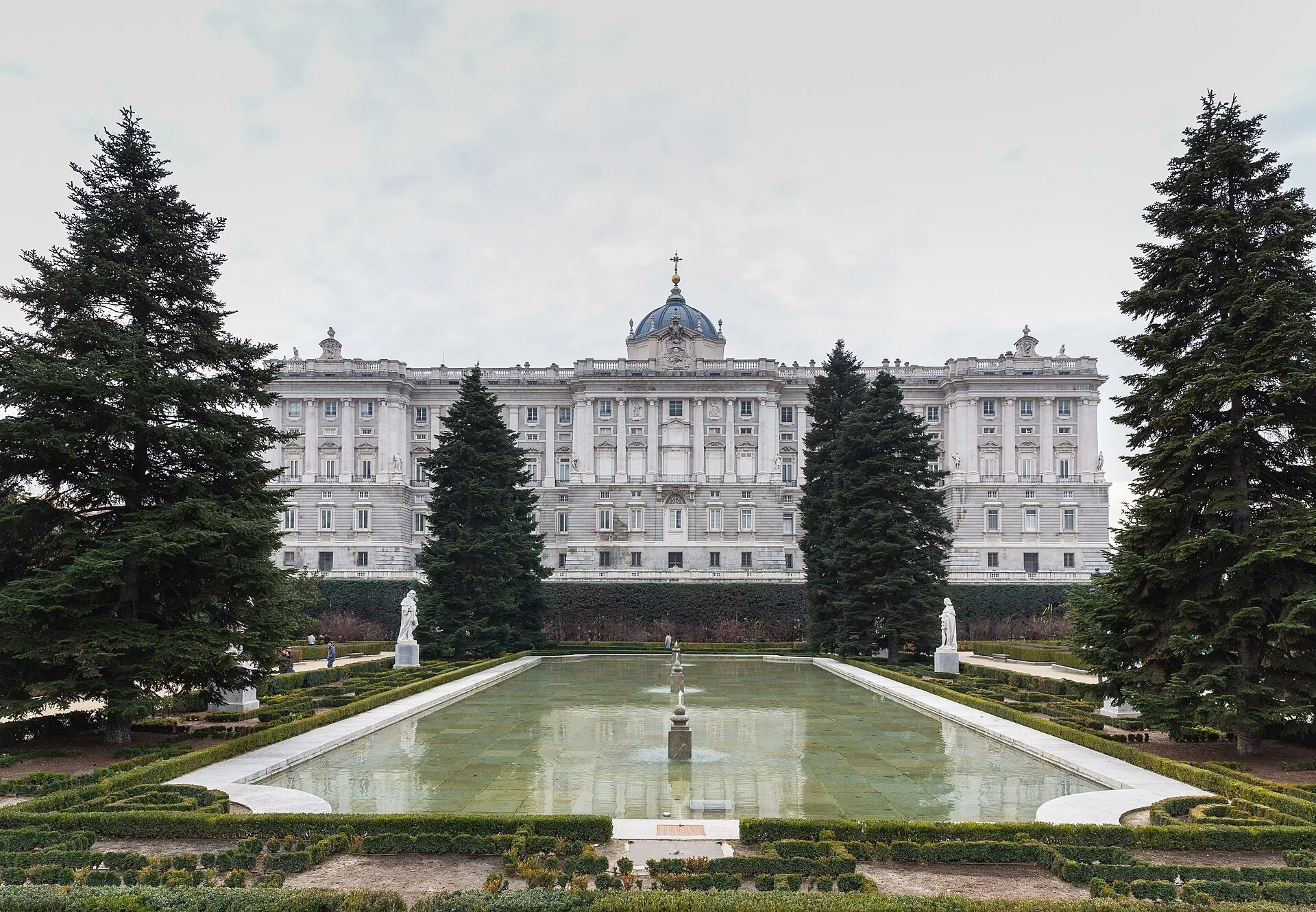 Le Palais royal de Madrid et ses jardins de Sabatini