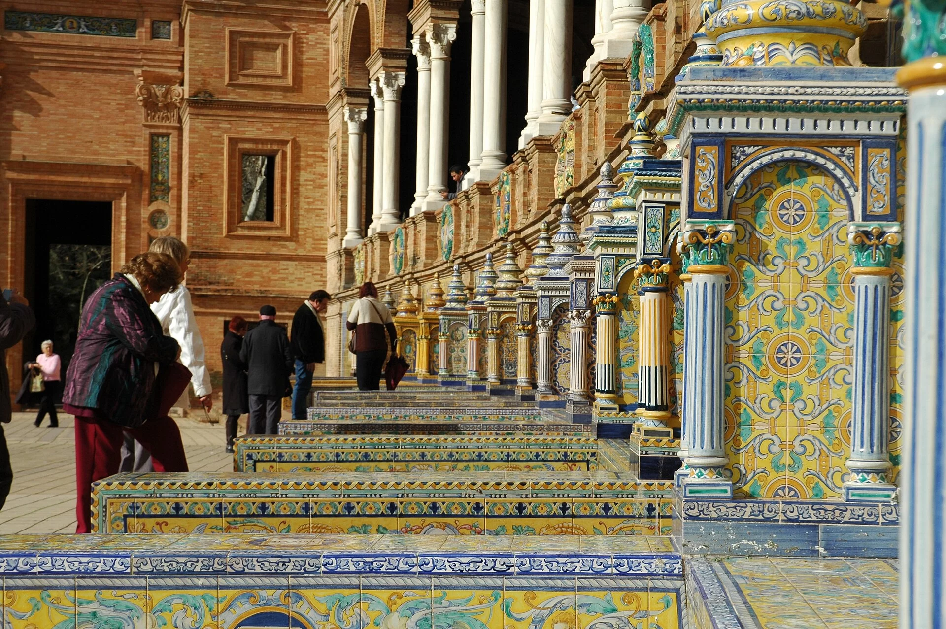 Carreaux de céramique de la place d’Espagne à Séville