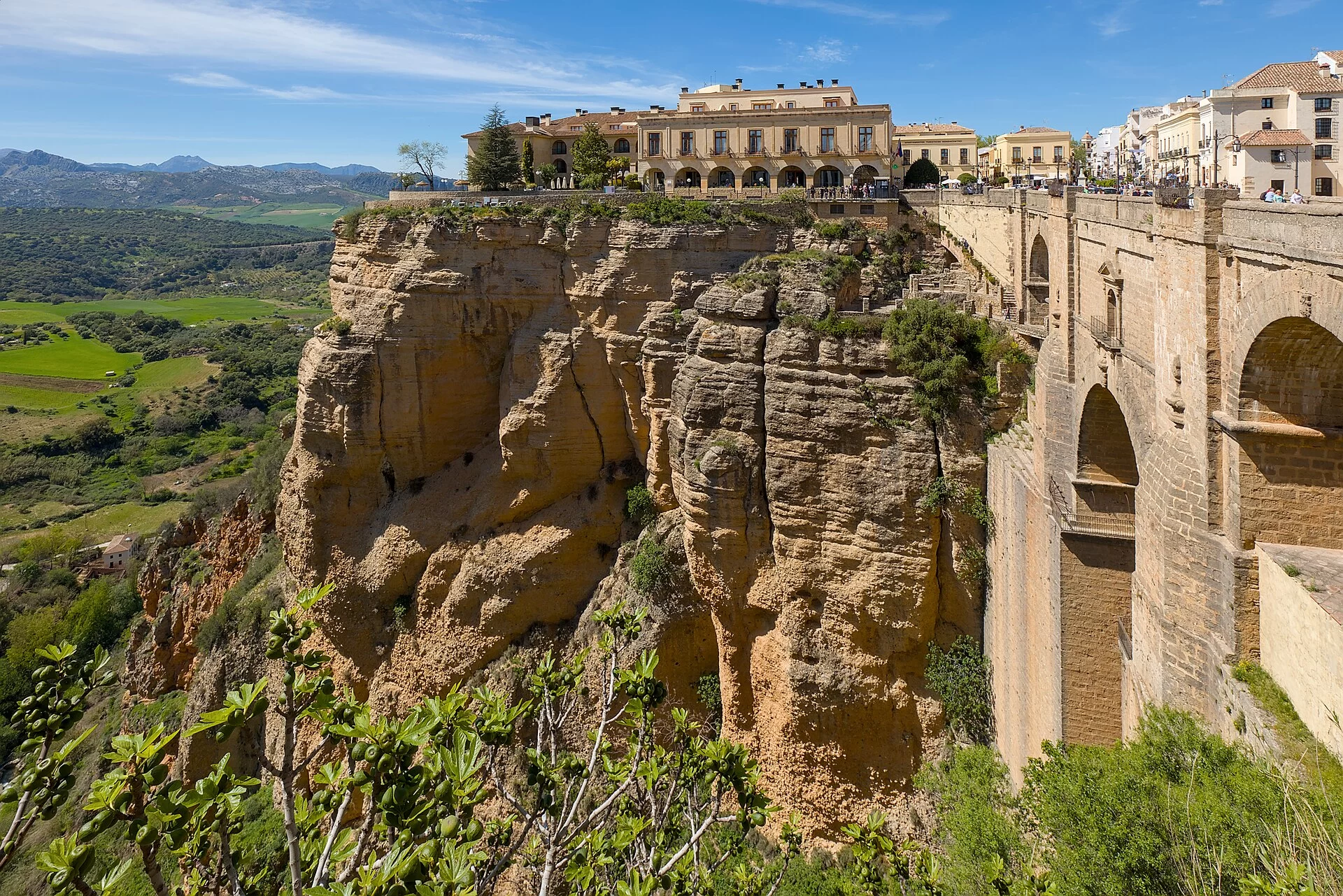 Le Puente Nuevo enjambant le canyon de Ronda, en Andalousie