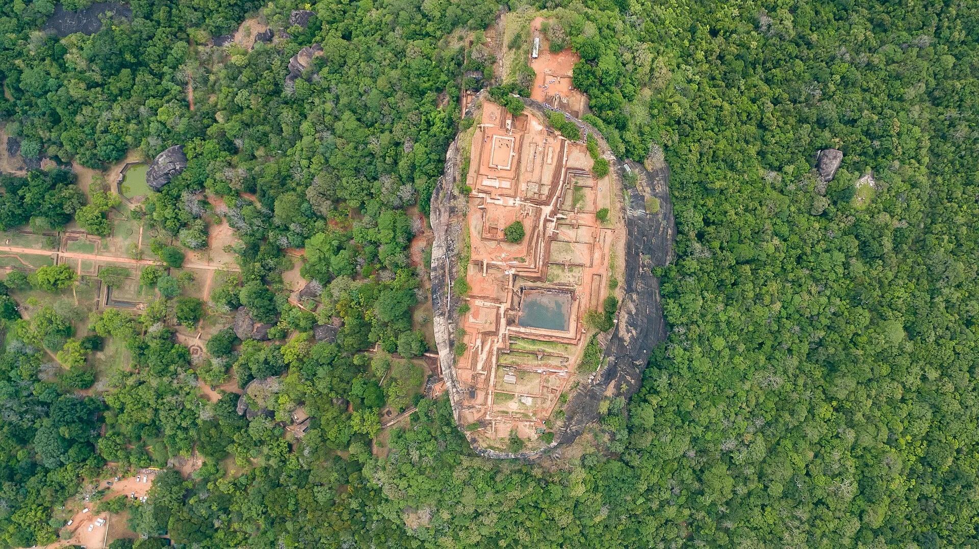 Vue aérienne du rocher de Sigiriya au Sri Lanka