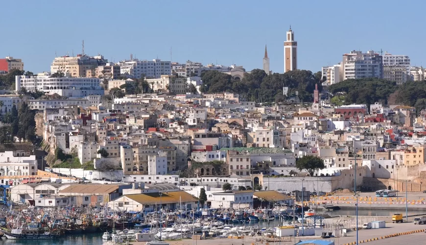 La médina et le port de Tanger vus depuis les hauteurs de la ville