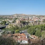 La vieille ville de Tbilissi, la Koura et la forteresse de Narikala