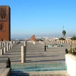 L'esplanade de la tour Hassan et ses colonnes inachevées à Rabat