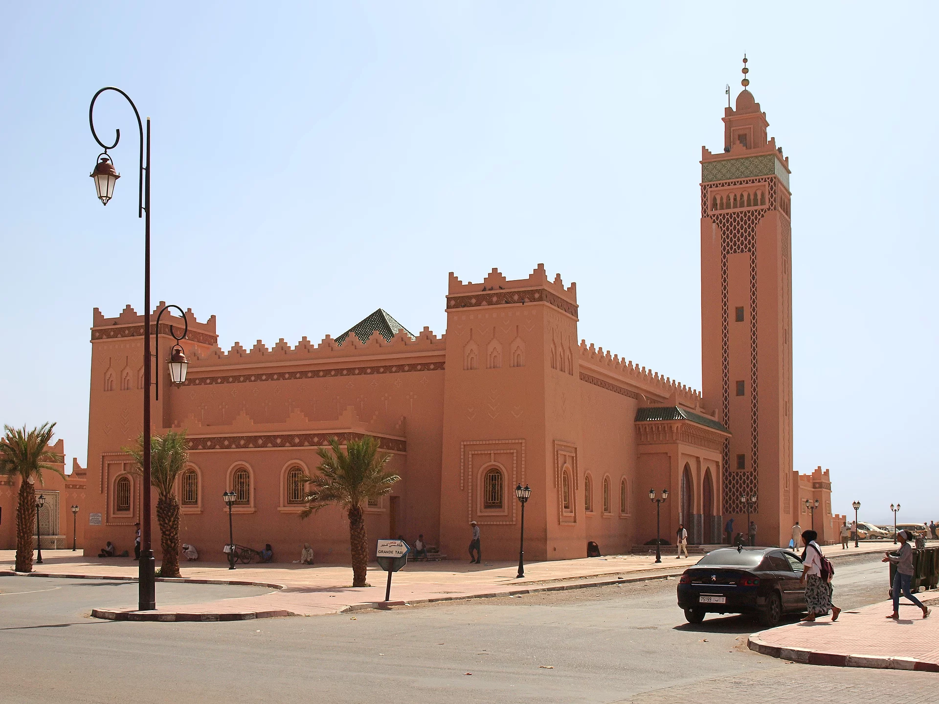 La mosquée en pisé rouge de Zagora au Maroc